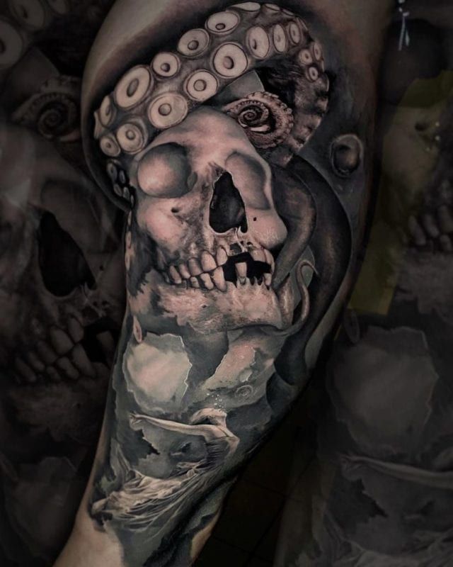 Tattoo realismo pulpo calavera