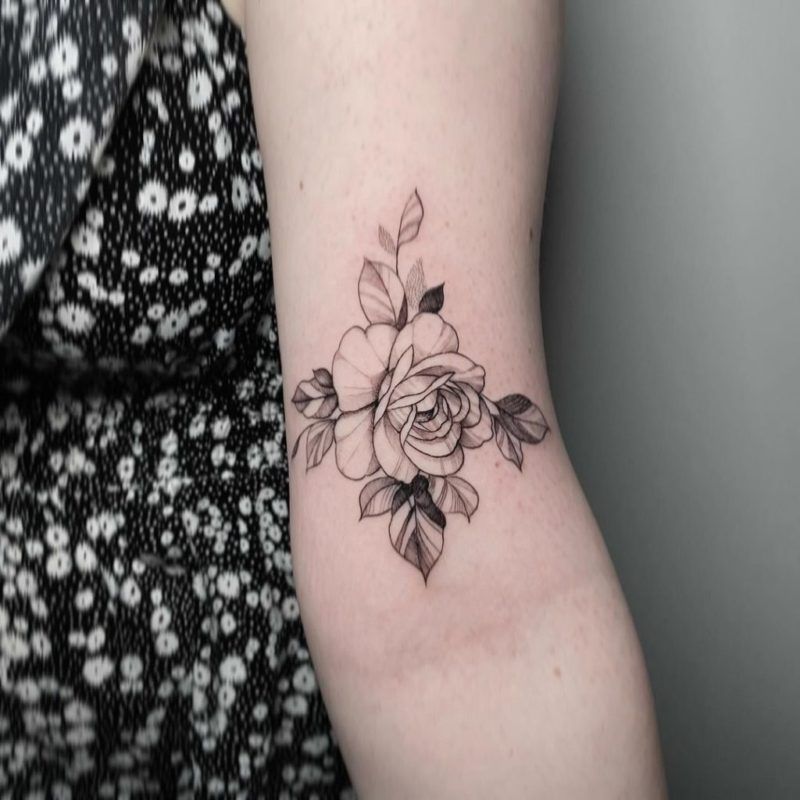 tattoo flor fine line