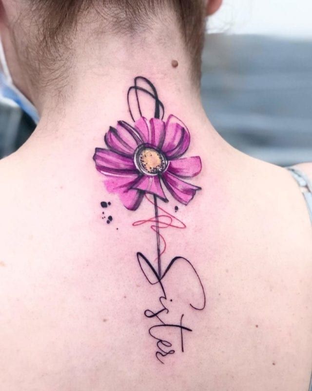 Tattoo flor con palabra sister