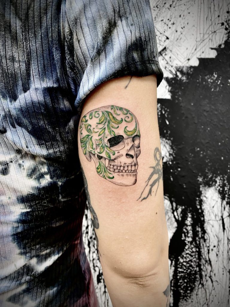 tattoo calavera fine line