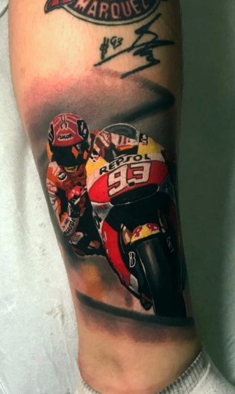 Tattoo realismo moto gp