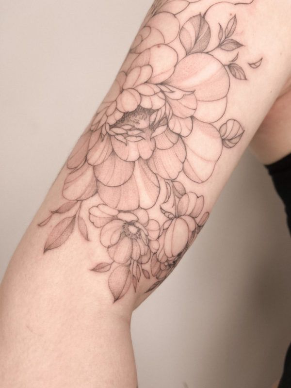 Tattoo flor fine line