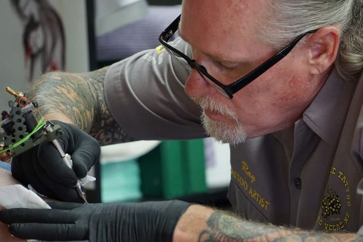 Cuál es el proceso del tatuaje
